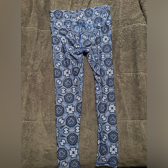 Cotton On Blue Patterned Athletic Leggings - Picture 2 of 4